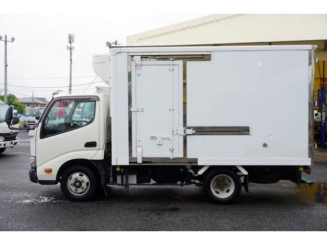 Hino DUTRO 2018-05 7710108-2