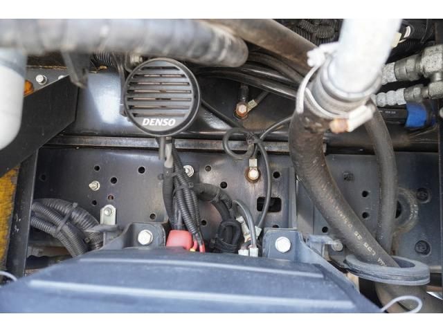 Hino DUTRO 2018-03 7710076-11