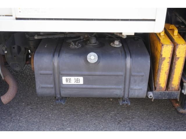Hino DUTRO 2018-03 7710076-23
