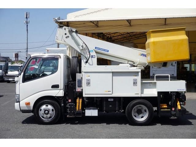 Hino DUTRO 2018-03 7710076-2