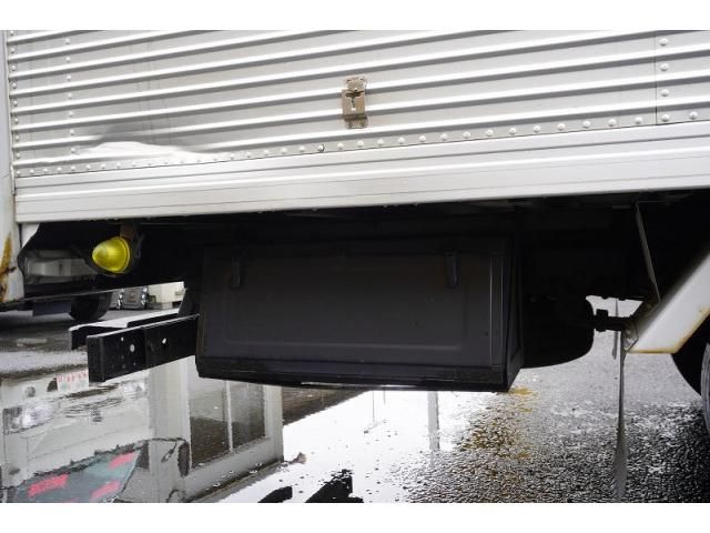 Hino DUTRO 2018-05 7710126-23