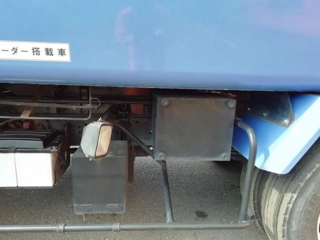 Hino DUTRO 2015-10 7710075-9