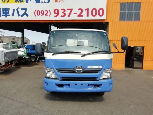 Hino DUTRO 2015-10 7710075-1