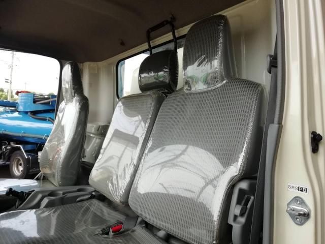 Hino DUTRO 2015-10 7710075-24