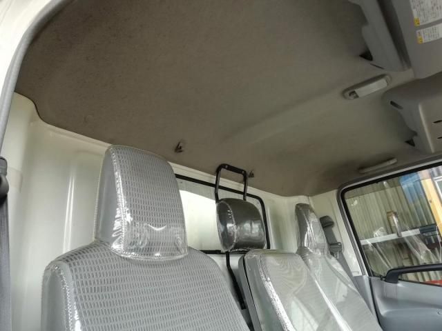 Hino DUTRO 2015-10 7710075-28