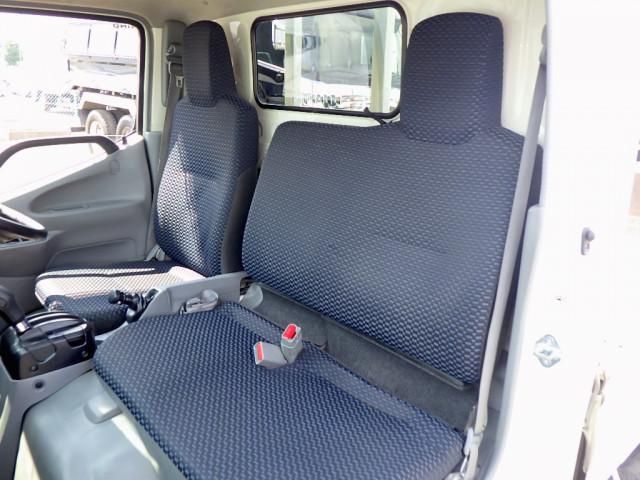 Hino DUTRO 2022-03 7710087-10