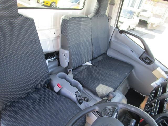 Hino DUTRO 2024-04 7710034-11