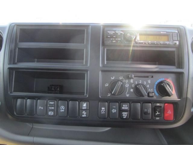 Hino DUTRO 2024-04 7710034-16