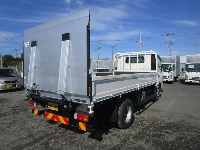 Hino DUTRO 2024-04 7710034-3