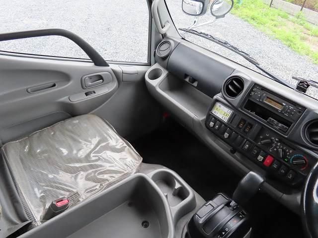 Hino DUTRO 2018-12 7710136-15
