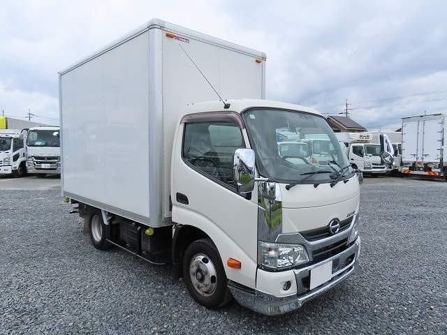 Hino DUTRO 2018-12 7710136-1