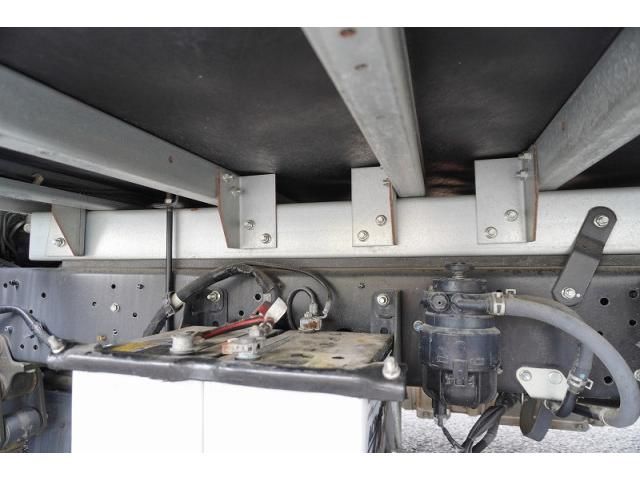 Hino DUTRO 2017-04 7710085-11