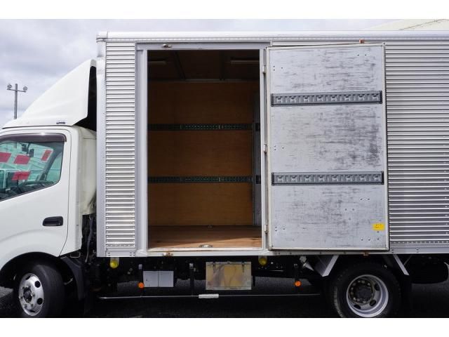 Hino DUTRO 2017-04 7710085-17