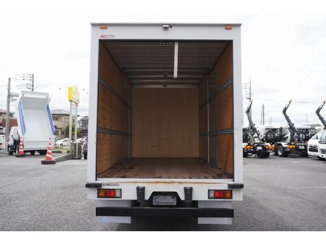 Hino DUTRO 2017-04 7710085-19