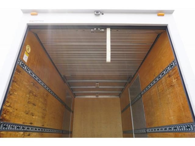 Hino DUTRO 2017-04 7710085-21