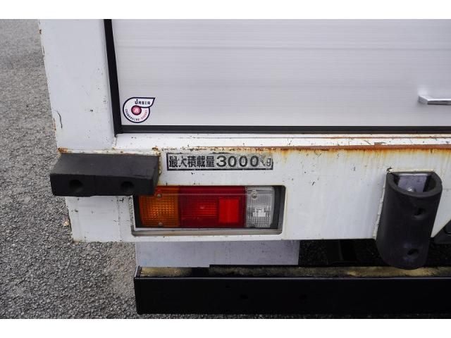 Hino DUTRO 2017-04 7710085-25