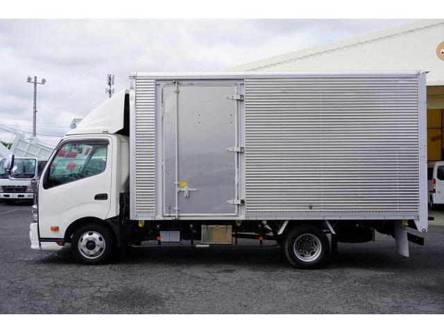 Hino DUTRO 2017-04 7710085-2