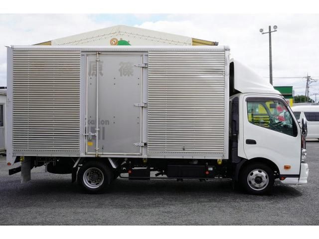 Hino DUTRO 2017-04 7710085-4
