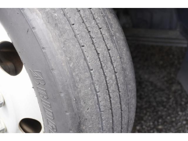 Hino DUTRO 2017-04 7710085-8