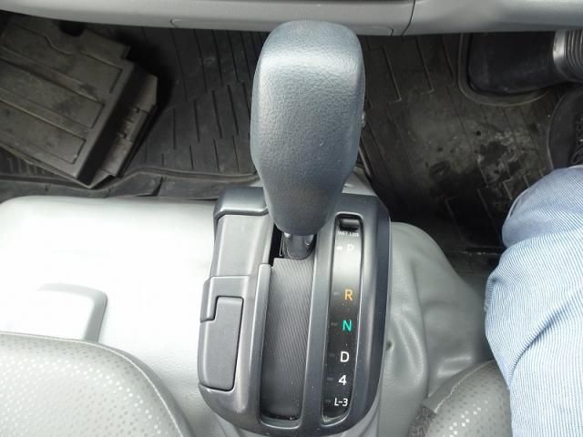 Hino DUTRO 2024-03 7710067-19