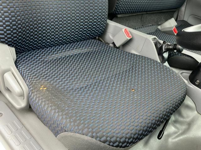 Hino DUTRO 2022-03 7710103-13