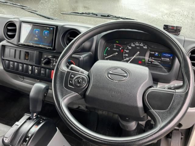 Hino DUTRO 2022-03 7710103-15