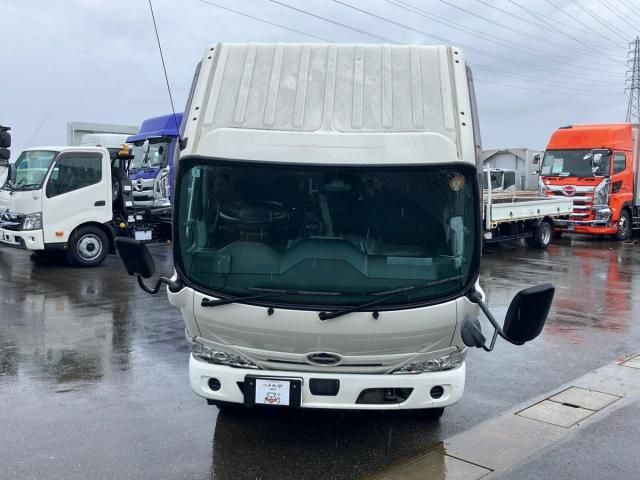 Hino DUTRO 2022-03 7710103-18