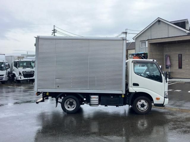 Hino DUTRO 2022-03 7710103-5