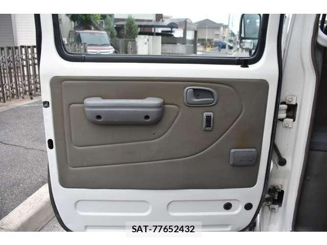 Hino DUTRO 2012-10 7722878-14