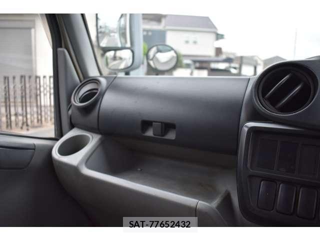 Hino DUTRO 2012-10 7722878-25