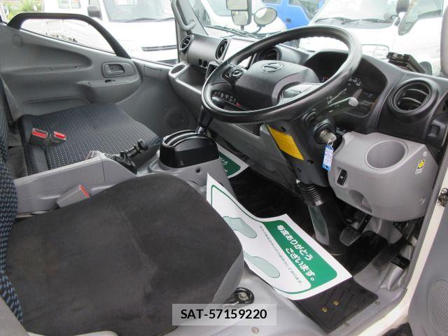 Hino DUTRO 2022-03 7722876-10
