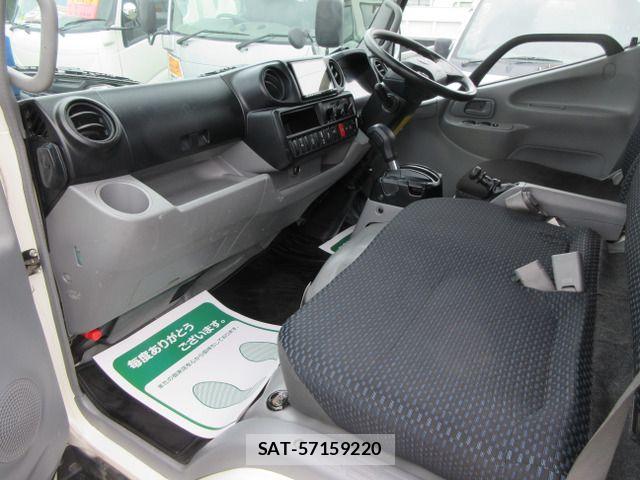 Hino DUTRO 2022-03 7722876-11