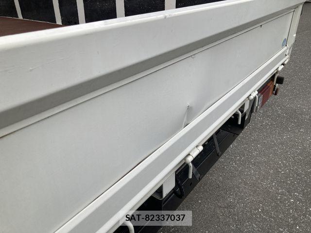 Hino DUTRO 2016-06 7722879-17