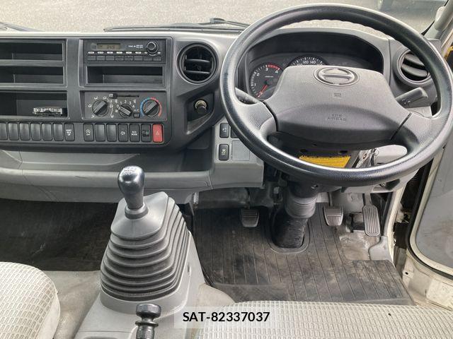 Hino DUTRO 2016-06 7722879-6