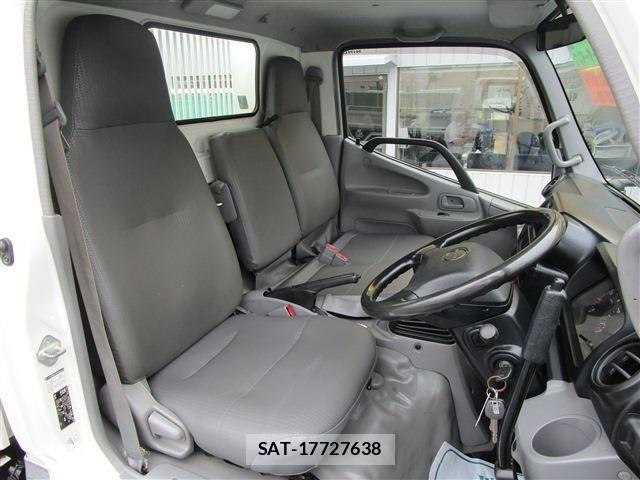 Hino DUTRO 2017-03 7722870-13