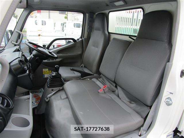 Hino DUTRO 2017-03 7722870-14