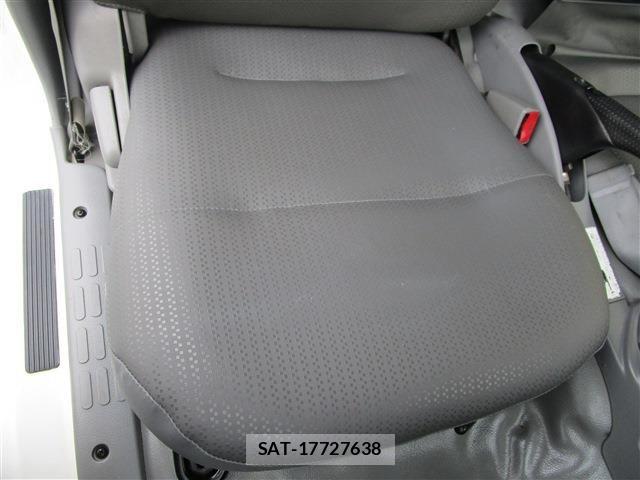 Hino DUTRO 2017-03 7722870-15