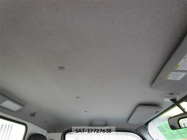 Hino DUTRO 2017-03 7722870-23
