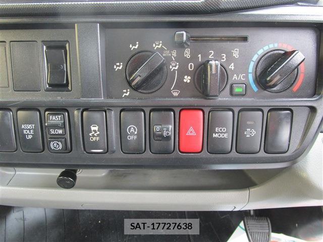 Hino DUTRO 2017-03 7722870-25