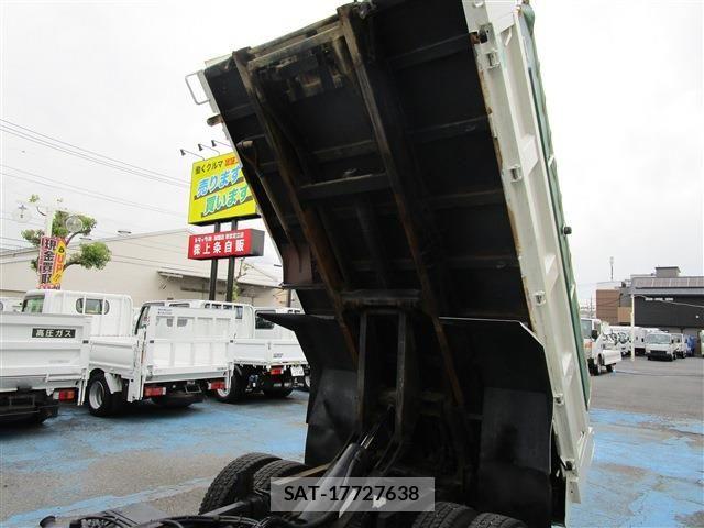 Hino DUTRO 2017-03 7722870-26