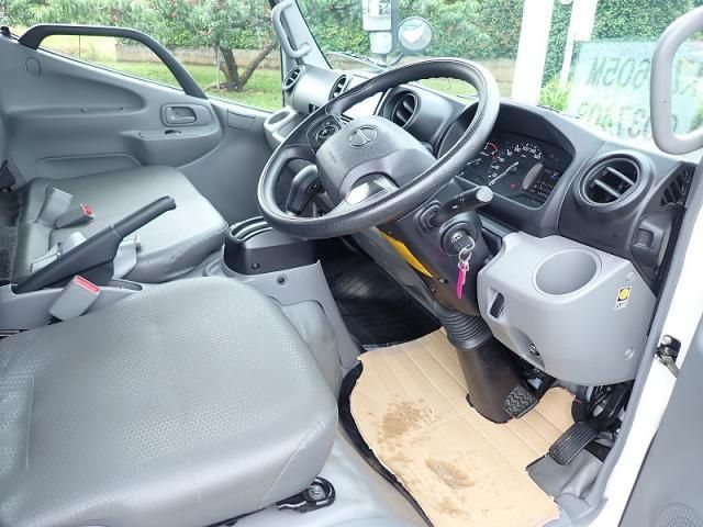 Hino DUTRO 2023-03 7737861-12