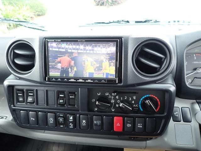 Hino DUTRO 2023-03 7737861-17