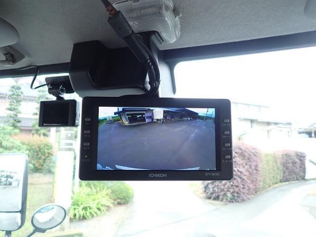 Hino DUTRO 2023-03 7737861-18