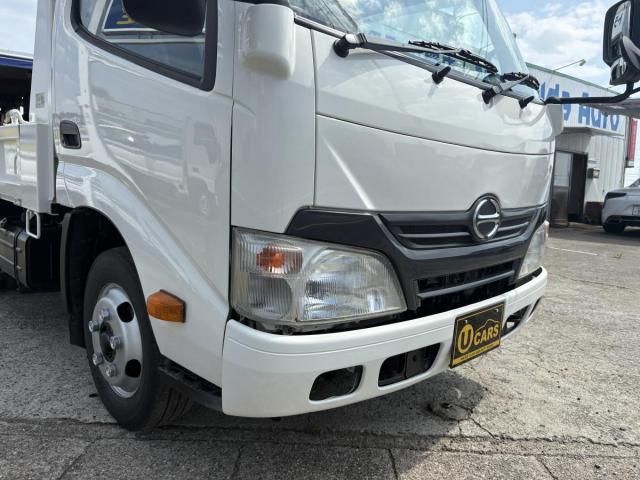 Hino DUTRO 2014-04 7737863-11