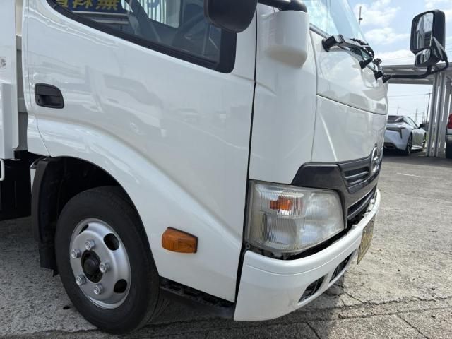Hino DUTRO 2014-04 7737863-12