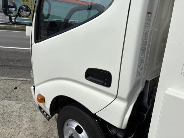 Hino DUTRO 2014-04 7737863-14