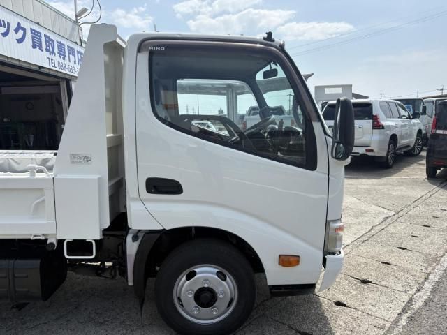 Hino DUTRO 2014-04 7737863-16