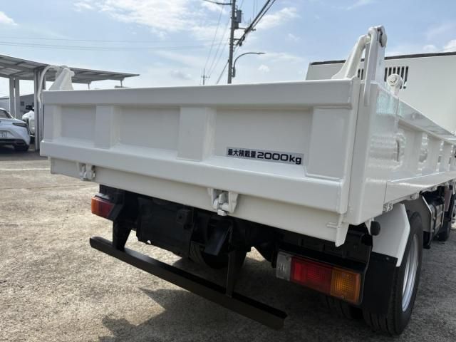 Hino DUTRO 2014-04 7737863-25