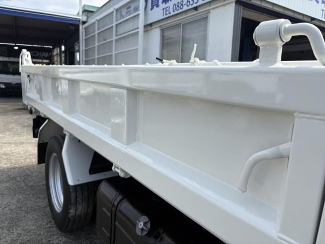 Hino DUTRO 2014-04 7737863-29