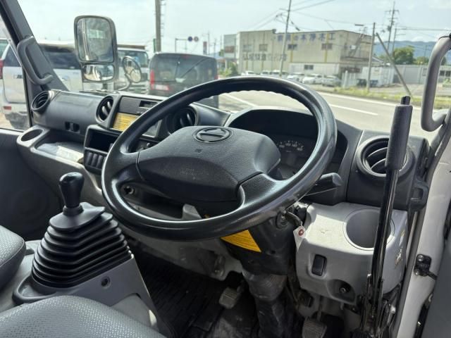 Hino DUTRO 2014-04 7737863-5